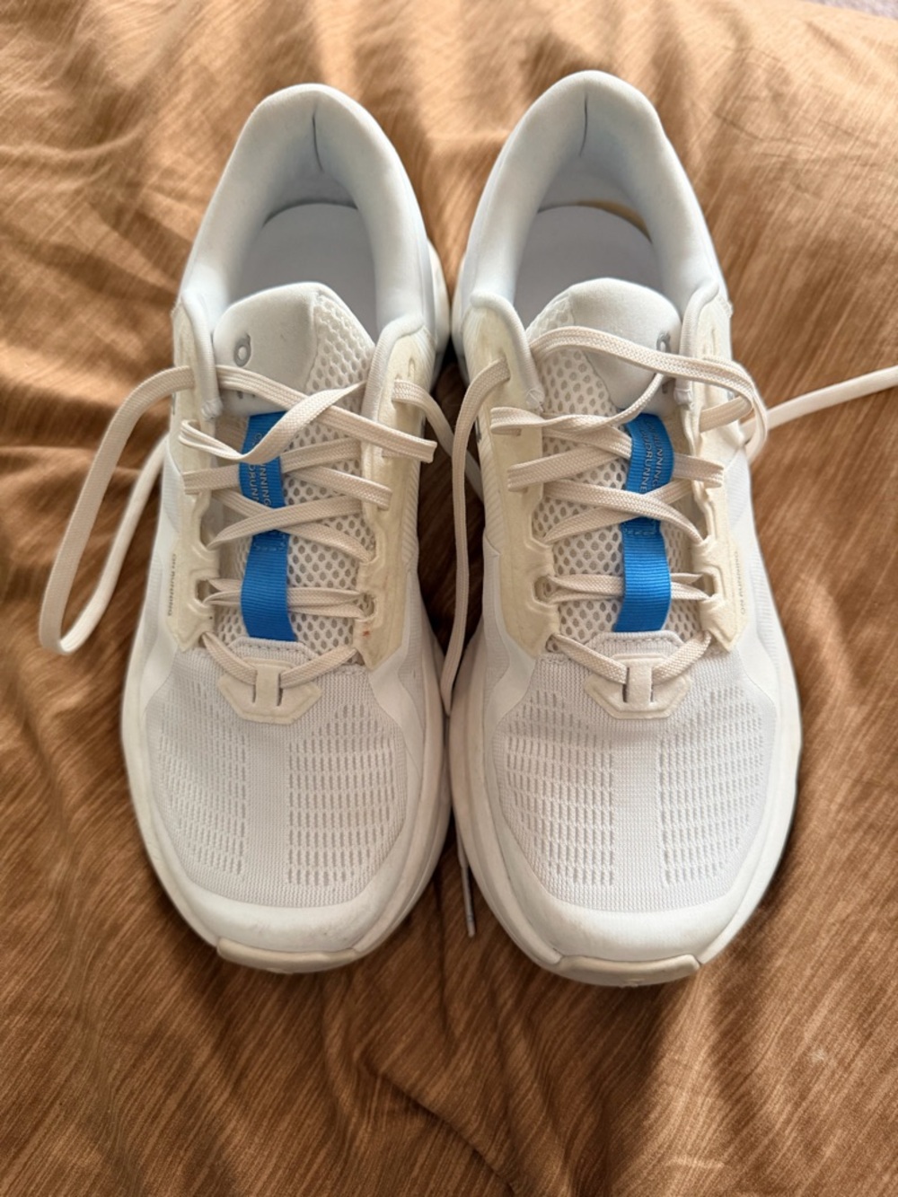 Women’s On Cloudrunner 2 White with Blue Tongue Detail